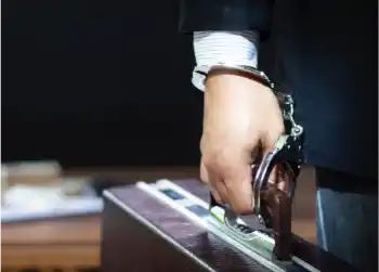 顧客リストを奪われ会社を資産ごと乗っ取られる