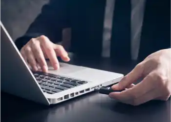 ダークウェブやリスト屋へ転売される