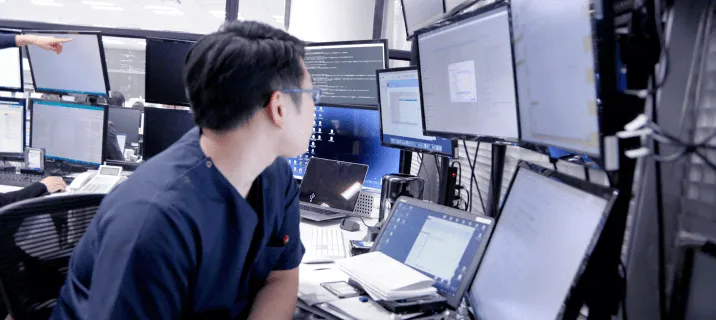 24時間365日社内の全デバイスをリアルタイム有人監視